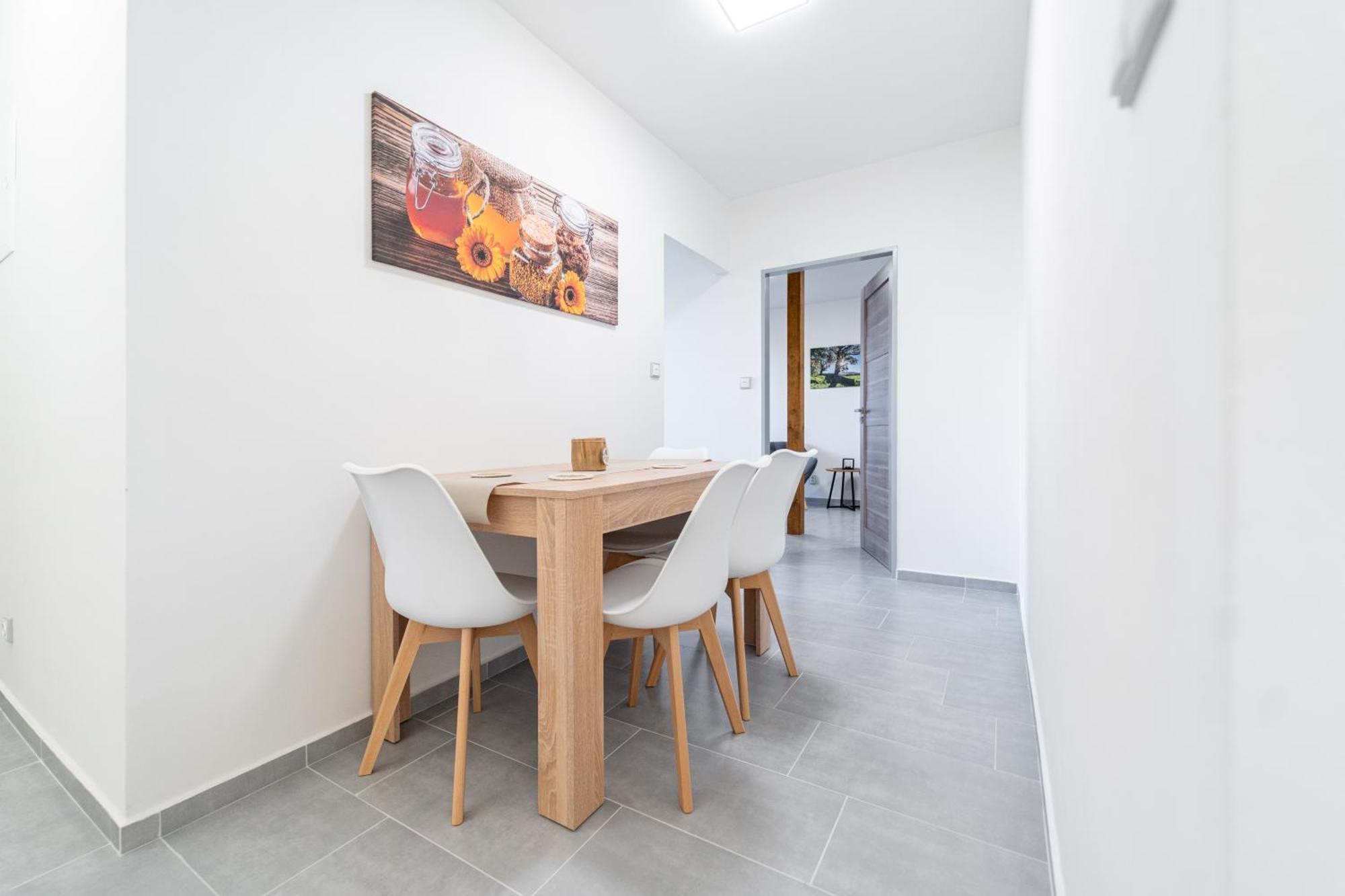 Apartmany Tera Miletín Buitenkant foto