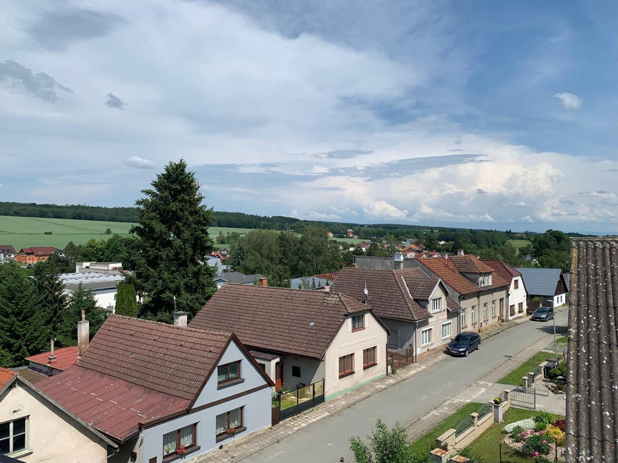 Apartmany Tera Miletín Buitenkant foto